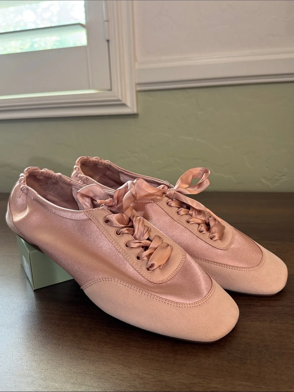 Vivaia Sz. 39.5 Square-Toe Lace-Up Satin Sneakerina (Cristina)